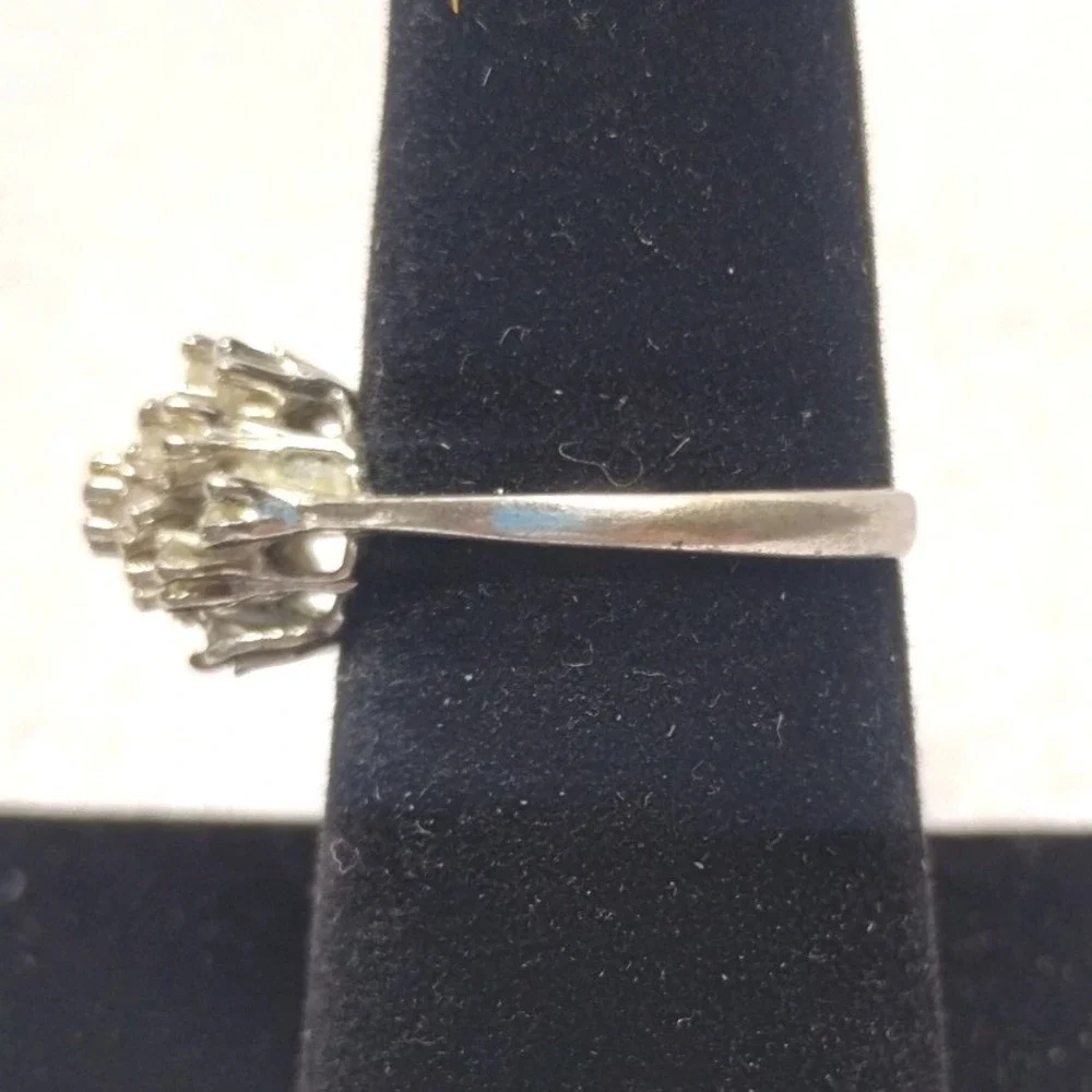 Vintage Style Silver Tone Faux Diamond Cluster Flower Statement Ring Size 7.25